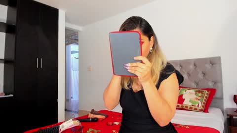 Snapshot of laura__martiinez chatting on 12-05-24, 08:22 online show from 12-05-24, 08:22