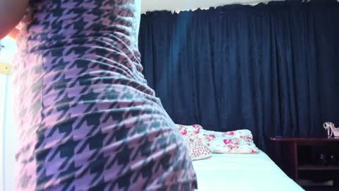 Snapshot of laura__martiinez chatting on 01-14-25, 03:32 online show from 01-14-25, 03:32