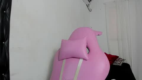 Snapshot of laura_and_kevin chatting on 01-09-26, 07:26 laura_and_kevin online show from 01-09-26, 07:26