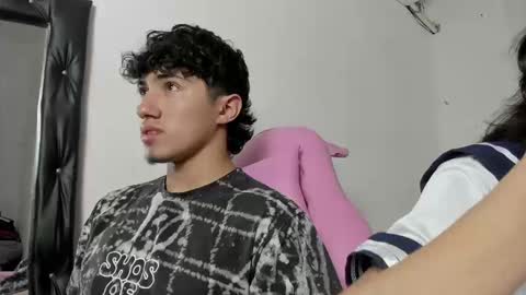 Snapshot of laura_and_kevin chatting on 01-16-26, 09:19 laura_and_kevin online show from 01-16-26, 09:19