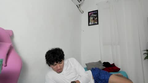 Snapshot of laura_and_kevin chatting on 02-05-26, 09:30 laura_and_kevin online show from 02-05-26, 09:30