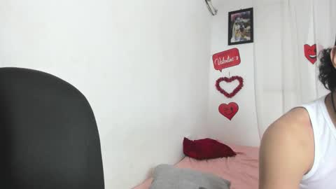 Snapshot of laura_and_kevin chatting on 02-19-26, 09:11 laura_and_kevin online show from 02-19-26, 09:11