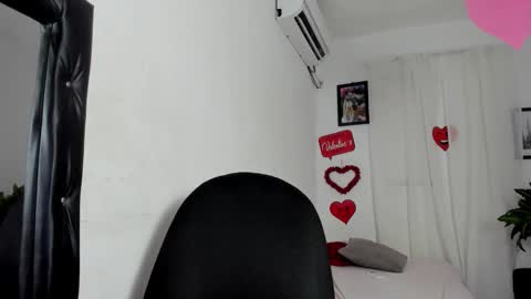 Snapshot of laura_and_kevin chatting on 02-23-26, 08:28 laura_and_kevin online show from 02-23-26, 08:28