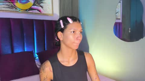 Laura online show from 10-26-25, 12:33