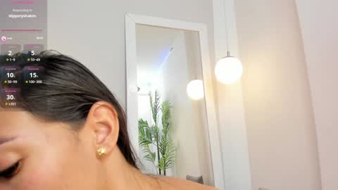 Laura Bonnet  online show from 01-26-25, 08:25