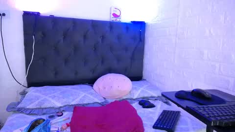 LAURA online show from 12-12-24, 11:25