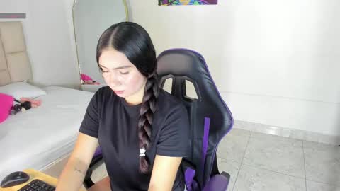 laura_carmona online show from 10-01-25, 12:11