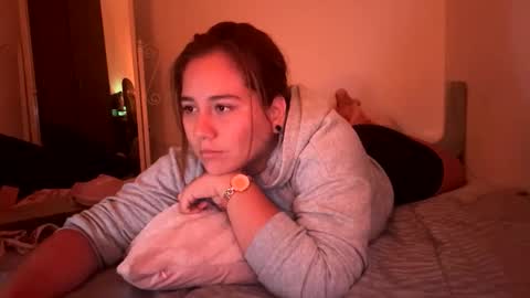 laura online show from 04-06-26, 03:15