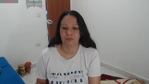 Snapshot of laura_foxx2379 chatting on 02-04-26, 03:40 laura_foxx2379 online show from 02-04-26, 03:40