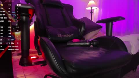 Lura online show from 12-09-24, 02:17