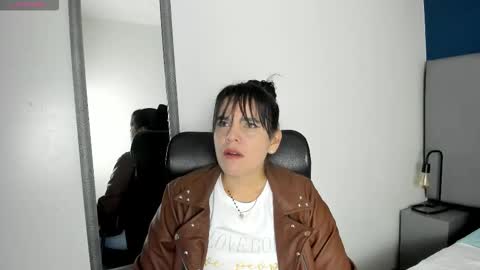 laura hotties online show from 01-08-26, 12:51