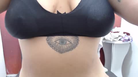 Snapshot of laura_hotyy chatting on 09-14-25, 01:21  Laura  online show from 09-14-25, 01:21