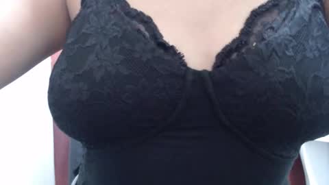 Snapshot of laura_hotyy chatting on 09-27-25, 04:56  Laura  online show from 09-27-25, 04:56