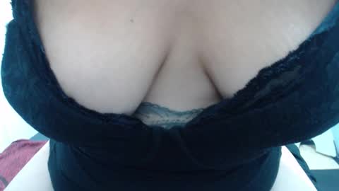 Snapshot of laura_hotyy chatting on 11-14-25, 02:38 Laura online show from 11-14-25, 02:38