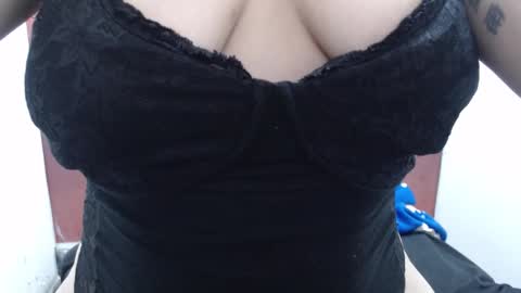 Snapshot of laura_hotyy chatting on 11-30-25, 01:31 Laura online show from 11-30-25, 01:31