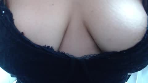 Snapshot of laura_hotyy chatting on 12-14-25, 07:51 Laura online show from 12-14-25, 07:51