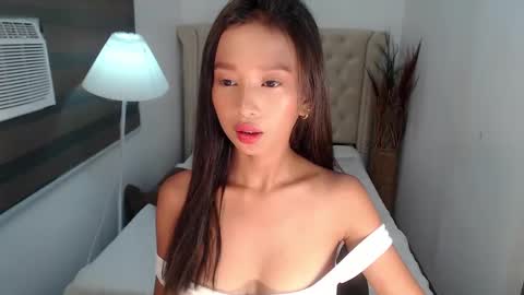 Snapshot of laura_leighxx chatting on 03-11-25, 01:59 Laura leighxx online show from 03-11-25, 01:59