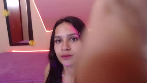 Snapshot of laura_pink22 chatting on 12-01-24, 04:29 Laura Pink online show from 12-01-24, 04:29