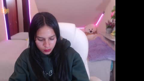 Snapshot of laura_pink22 chatting on 12-24-24, 09:22 Laura Pink online show from 12-24-24, 09:22