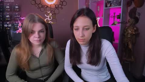 laura_queen_ online show from 10-08-25, 07:44