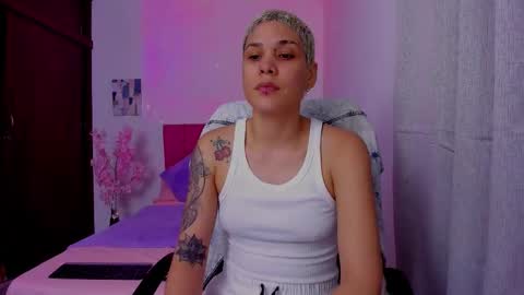 Laura Rose online show from 09-28-25, 01:33