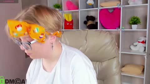 Snapshot of lauraaa_smith chatting on 02-04-26, 09:59 Laura online show from 02-04-26, 09:59