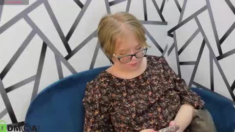 Snapshot of lauraaa_smith chatting on 02-13-26, 02:07 Laura online show from 02-13-26, 02:07