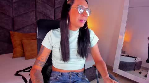 lauraagomezz__ online show from 01-28-25, 07:32