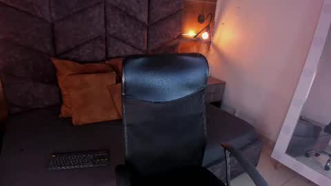 lauraagomezz__ online show from 02-03-25, 07:52