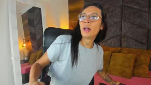 lauraagomezz__ online show from 02-15-25, 07:28