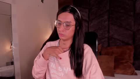 lauraagomezz__ online show from 02-25-25, 12:03