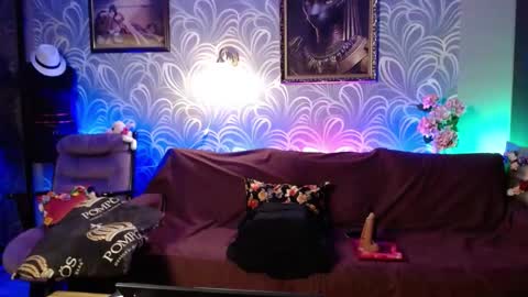 Laura online show from 12-12-24, 03:59