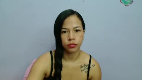 lauracb          online show from 02-01-25, 12:47