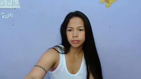 lauracb          online show from 03-07-25, 04:33