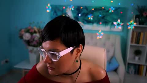 lauradavidsons online show from 11-02-25, 04:20