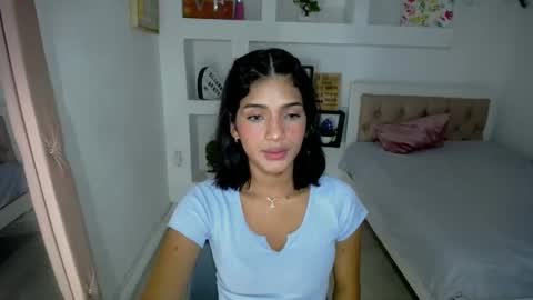 Snapshot of lauradelgado chatting on 02-03-25, 08:57 Laura online show from 02-03-25, 08:57