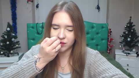 LauraHlot online show from 12-28-24, 10:55