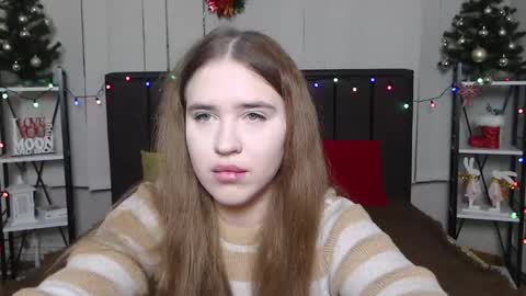 LauraHlot online show from 12-30-24, 07:21