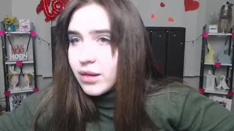 LauraHlot online show from 02-21-25, 01:00