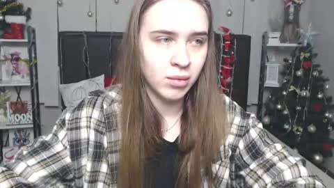 LauraHlot online show from 12-21-25, 06:37