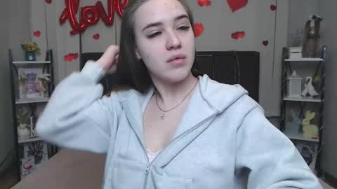 LauraHlot online show from 02-28-26, 06:42