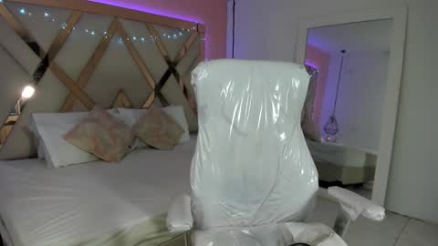 laura  online show from 01-05-26, 08:01