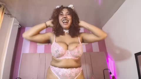 Snapshot of lauraltt chatting on 10-27-25, 12:53 lauraltt online show from 10-27-25, 12:53