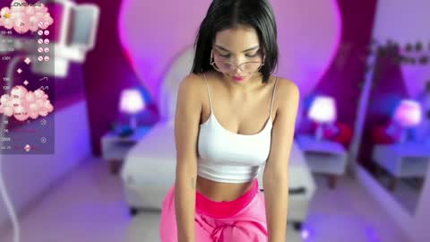 Laura MartinGMT-5 2200-0600 online show from 12-24-24, 01:27