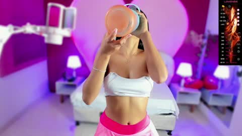 Laura MartinGMT-5 2200-0600 online show from 01-08-25, 12:28