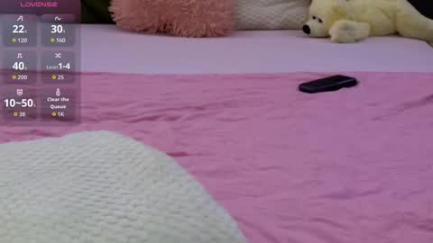 Snapshot of lauramirage chatting on 10-09-25, 07:50 LauraMirage online show from 10-09-25, 07:50