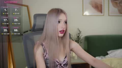 Laura online show from 10-09-25, 04:38