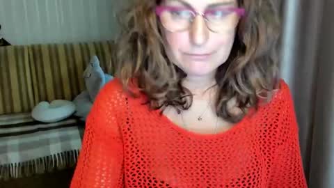 Lauraoven1 online show from 10-06-25, 02:03