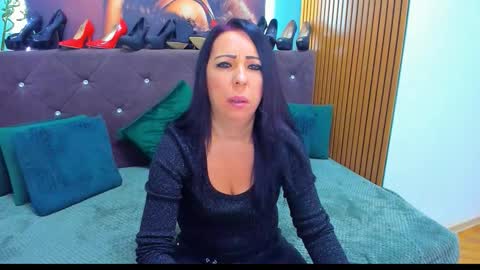 Laura online show from 11-03-25, 04:25