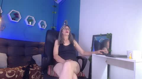 Snapshot of laurasofia45 chatting on 02-27-26, 10:32 Laura Sofia online show from 02-27-26, 10:32